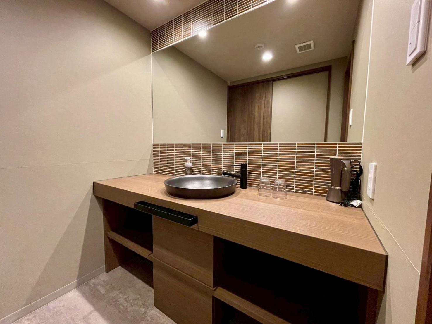 Hotel Madoka Station West 3*